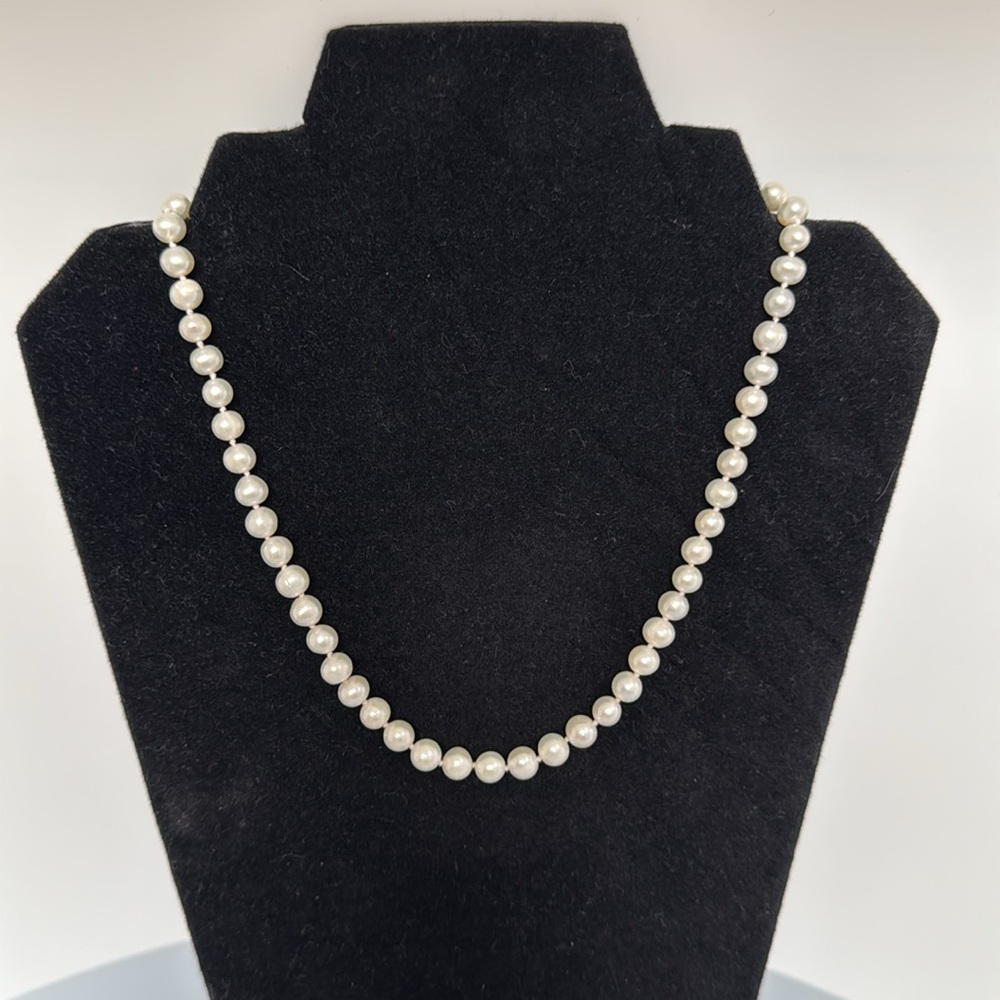 Elegant real freshwater pearls necklace